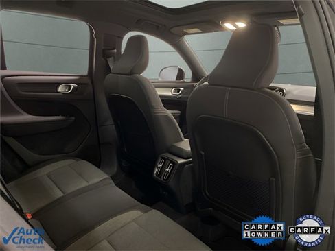 Used 2025 Volvo XC40 B5 Core image 69