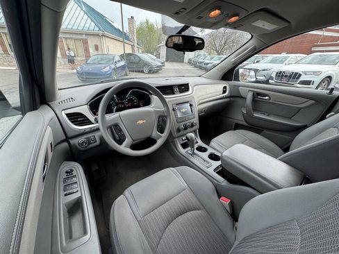 Used 2017 Chevrolet Traverse LS image 17