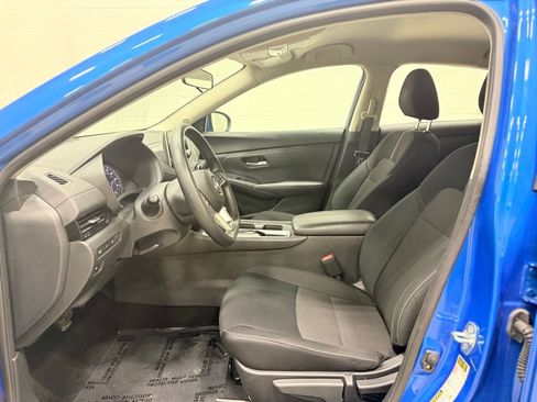 Used 2025 Nissan Sentra SV FWD image 25
