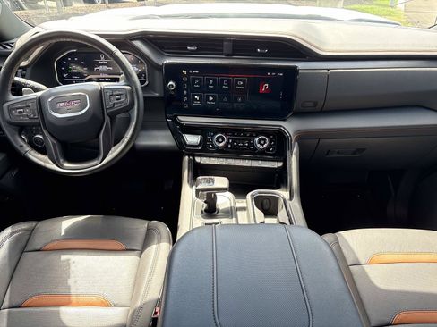 Used 2024 GMC Sierra 1500 AT4 w/ Technology Package AWD/4WD image 30