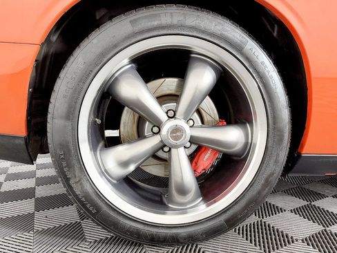 Used 2009 Dodge Challenger SRT8 w/ SRT Option Group II RWD image 26