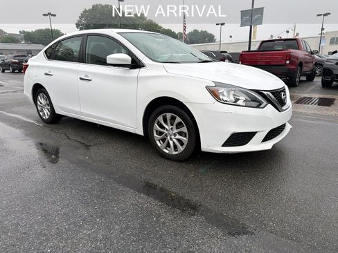 Used 2018 Nissan Sentra SV FWD image 1
