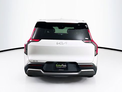 Used 2024 Kia EV9 Light Long Range image 7