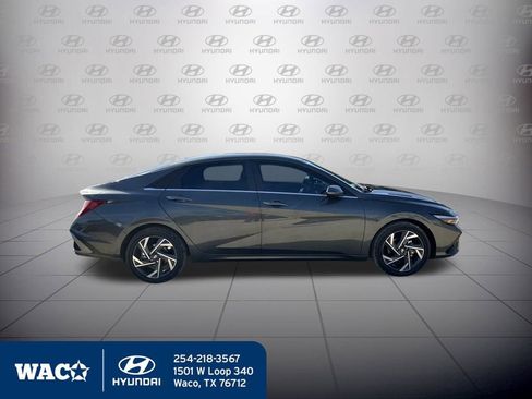 Used 2025 Hyundai Elantra SEL w/ Cargo Package image 14