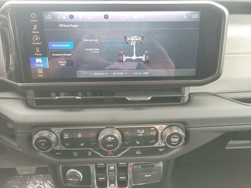 Used 2024 Jeep Wrangler Sahara AWD/4WD image 54