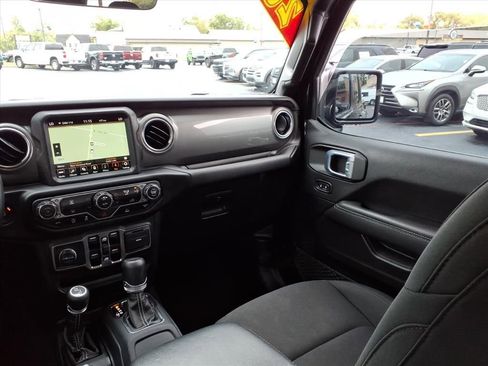 Used 2021 Jeep Gladiator Overland AWD/4WD image 24