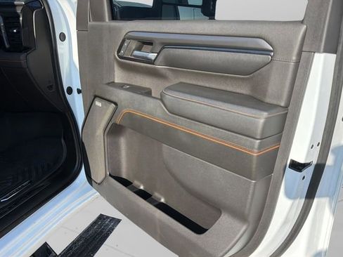 Used 2024 GMC Sierra 2500 AT4 w/ AT4 Premium Plus Package image 11