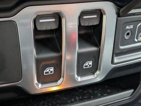 Certified 2024 Jeep Wrangler Sport S image 18