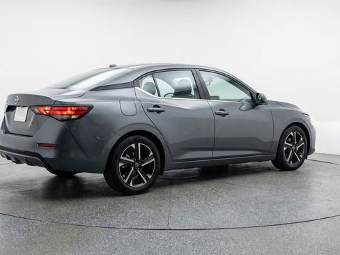 Used 2025 Nissan Sentra SV FWD image 9