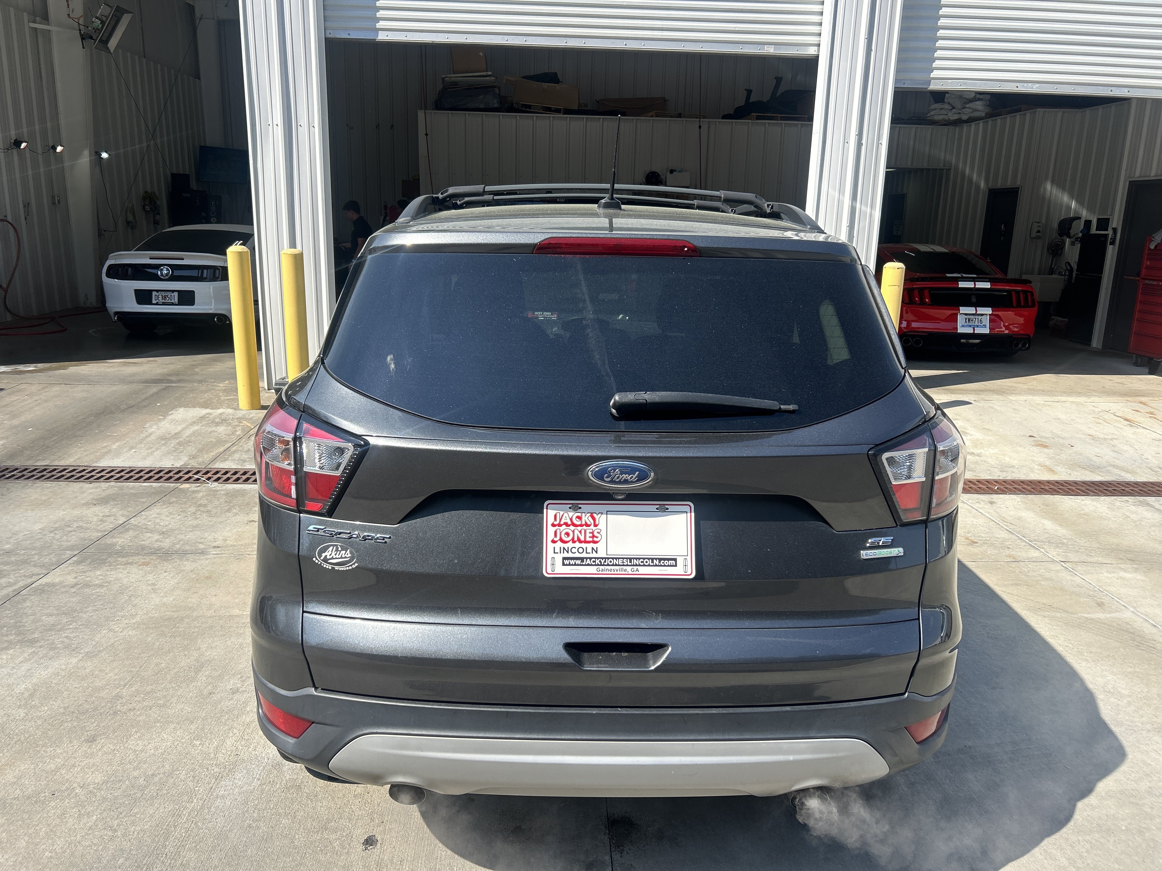 Used 2018 Ford Escape SE FWD image 5