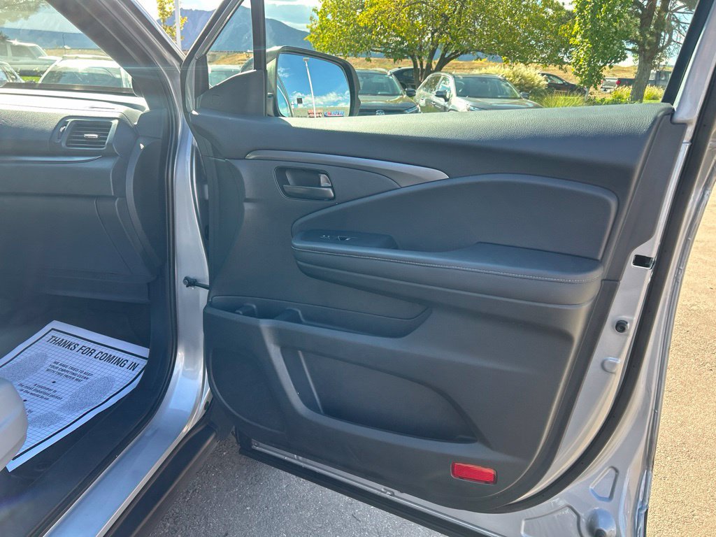 Used 2025 Honda Passport EX-L image 10