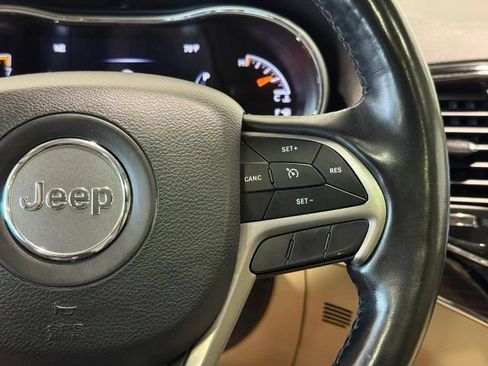 Used 2019 Jeep Grand Cherokee Limited w/ Luxury Group II AWD/4WD image 16