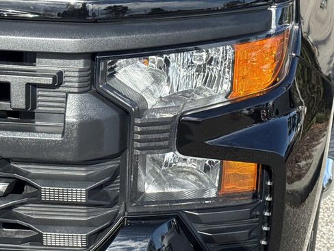 Used 2025 Chevrolet Silverado 1500 Custom image 10