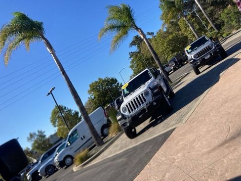 Used 2024 Jeep Wrangler Unlimited image 26