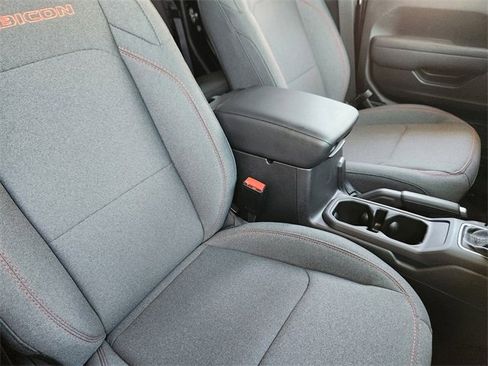 New 2025 Jeep Gladiator Rubicon image 10