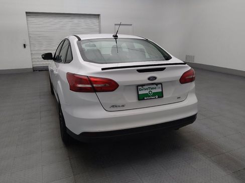 Used 2018 Ford Focus SE FWD image 6