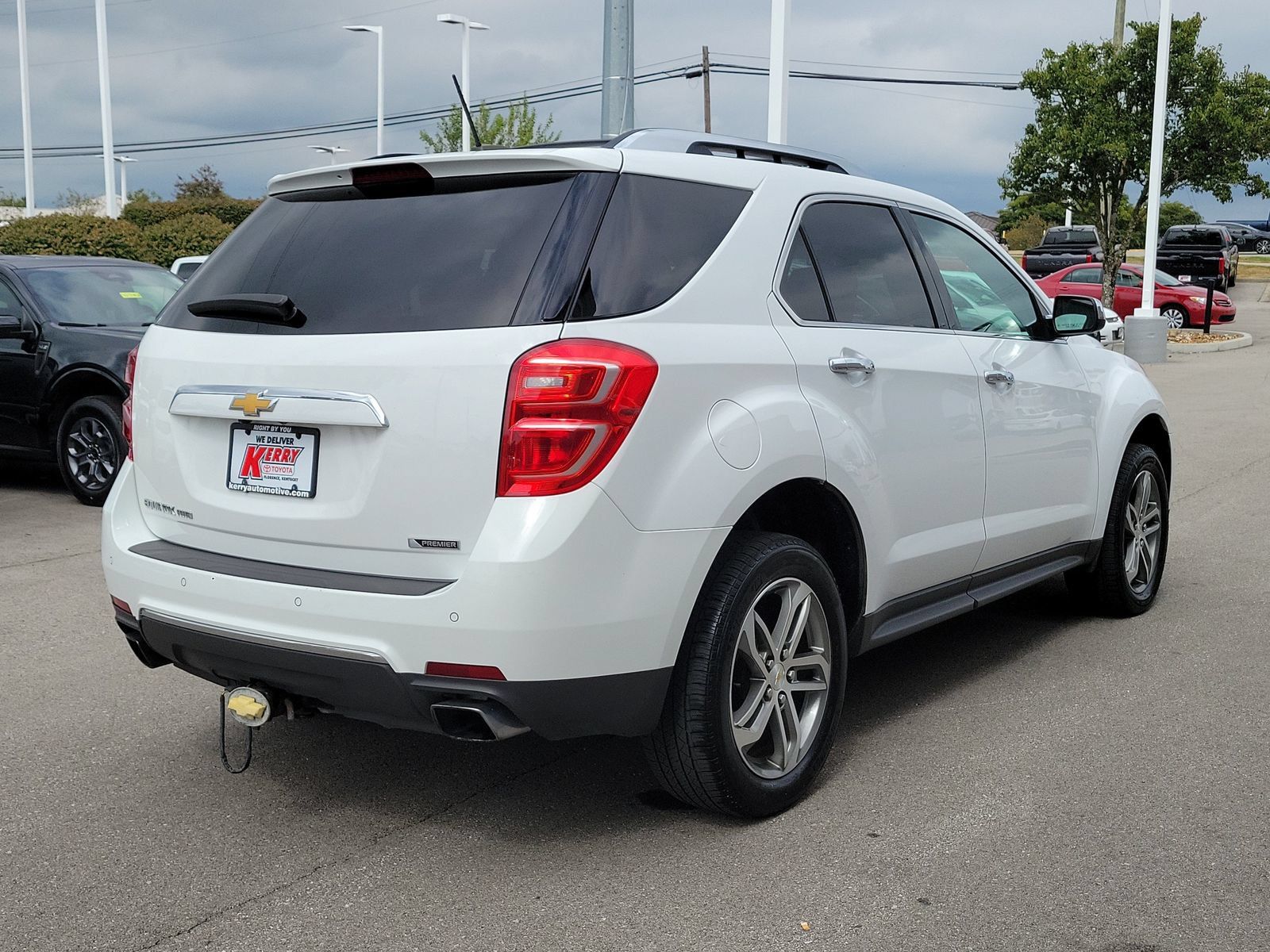 Used 2017 Chevrolet Equinox Premier w/ Enhanced Convenience Package AWD/4WD image 4
