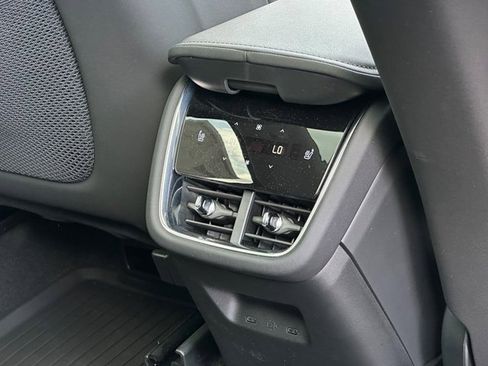 New 2025 Volvo EX90 Plus image 16