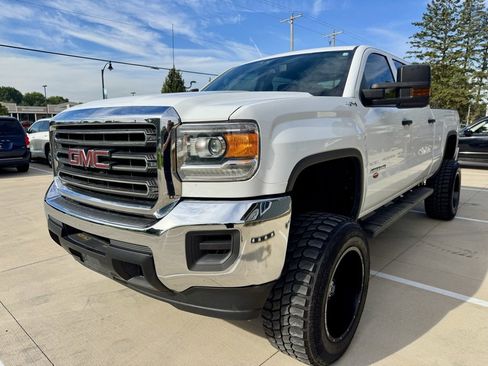 Used 2019 GMC Sierra 2500 4x4 Crew Cab w/ Sierra Convenience Package image 4