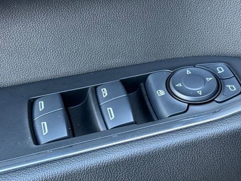 Used 2025 GMC Sierra 1500 Elevation image 12