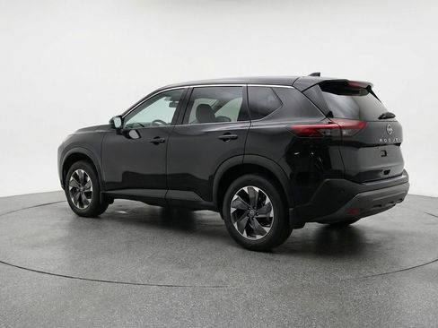 Used 2025 Nissan Rogue SV image 5