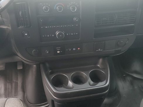 Used 2018 GMC Savana 3500 LT w/ LT Preferred Equipment Group image 10