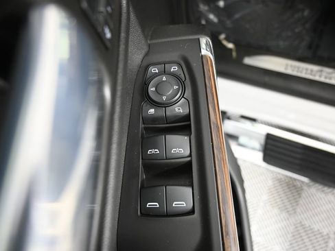 Used 2021 Chevrolet Silverado 1500 High Country AWD/4WD image 19