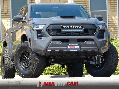 Used 2026 Toyota Tacoma TRD Sport RWD image 5