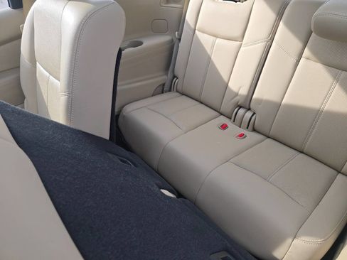 Used 2017 Nissan Pathfinder Platinum image 23