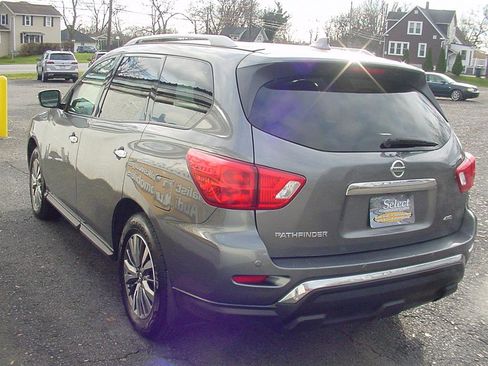 Used 2019 Nissan Pathfinder S image 4