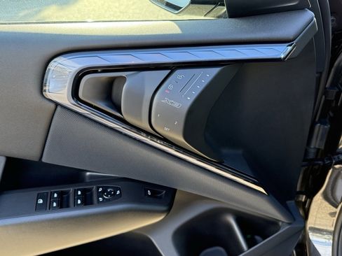 Used 2025 BMW X3 xDrive30i w/ M Sport Package image 20