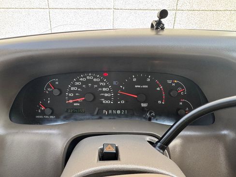 Used 2002 Ford F350 Lariat image 22