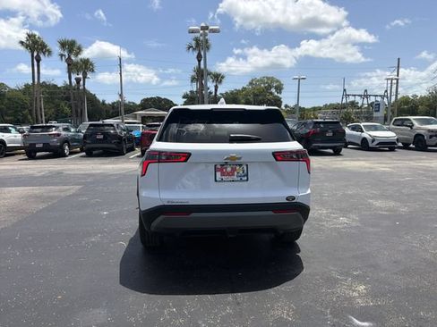 New 2027 Chevrolet Equinox LT FWD image 9
