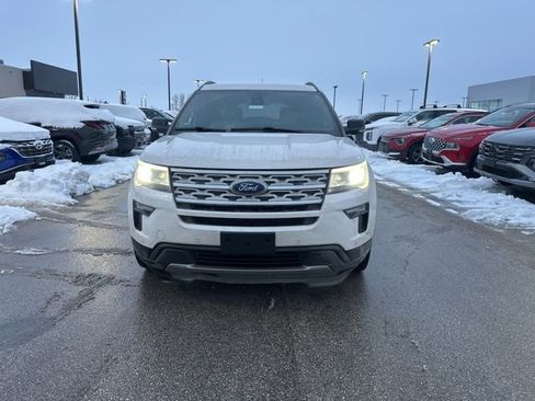 Used 2018 Ford Explorer XLT w/ Equipment Group 202A image 8