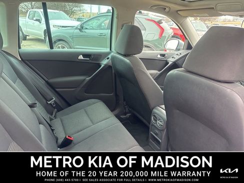 Used 2013 Volkswagen Tiguan S image 32