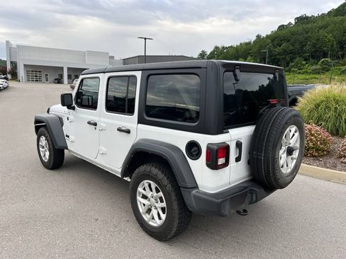 Used 2023 Jeep Wrangler Unlimited Sport AWD/4WD image 3