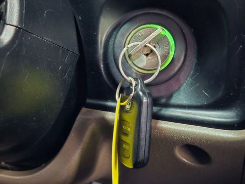 Used 2000 Toyota 4Runner SR5 image 30