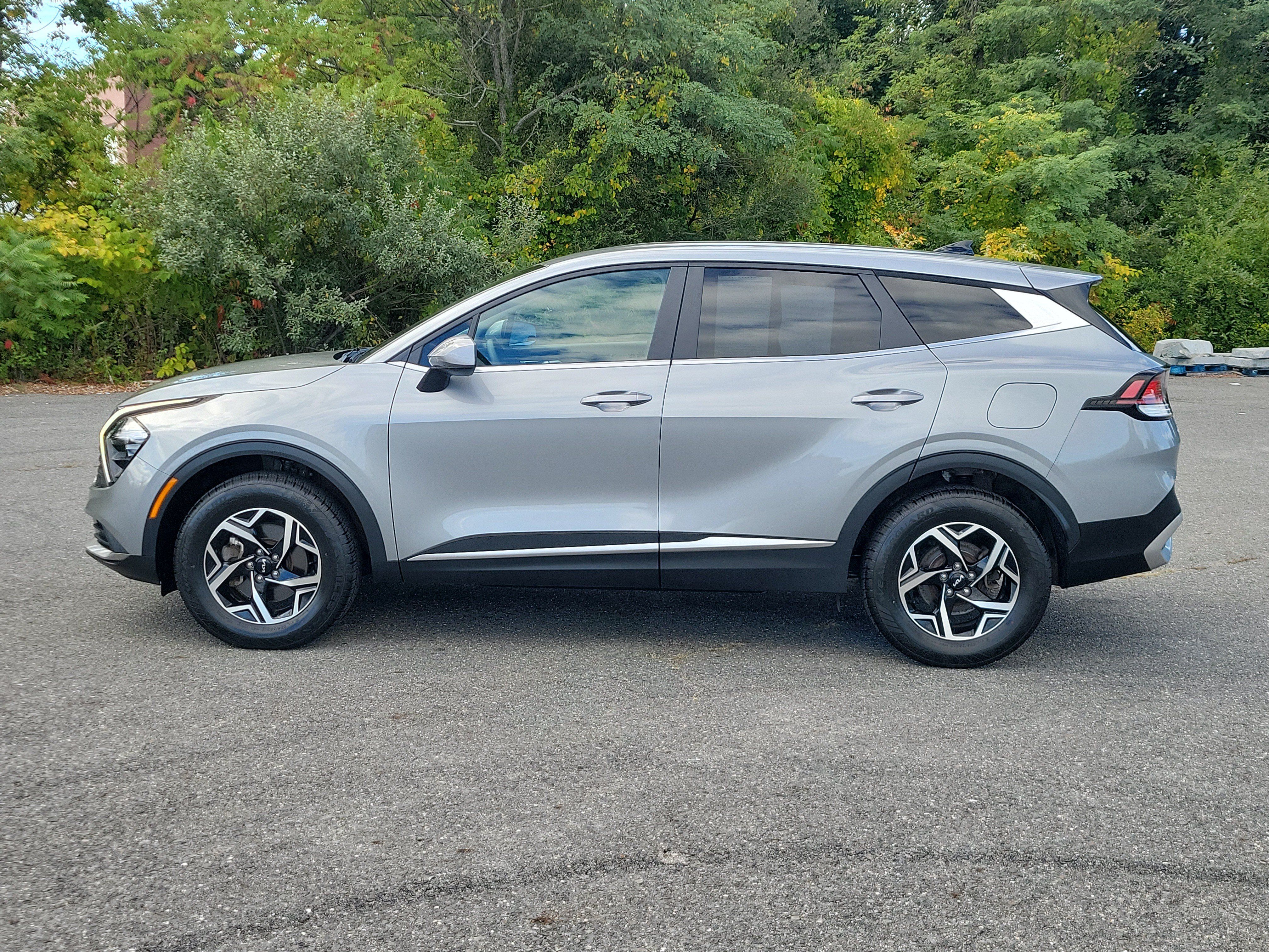 Used 2023 Kia Sportage LX AWD/4WD image 8