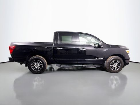 Used 2021 Nissan Titan SV w/ SV Convenience Package image 11