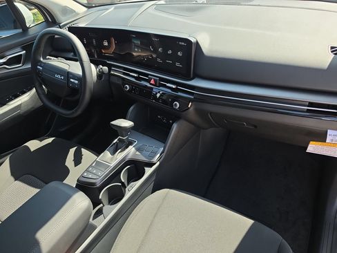 New 2026 Kia Sportage LX FWD image 11