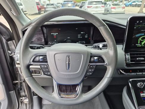 Used 2020 Lincoln Navigator L Reserve w/ Luxury Package AWD/4WD image 11