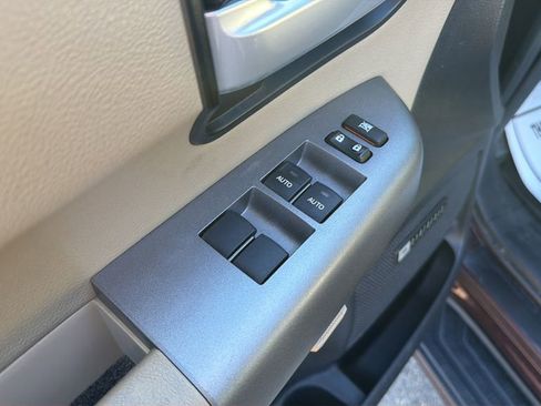 Used 2014 Toyota Sequoia Limited image 29