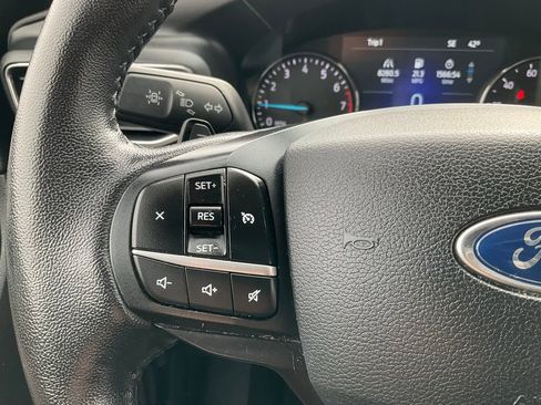 Used 2020 Ford Explorer XLT w/ Equipment Group 202A image 7