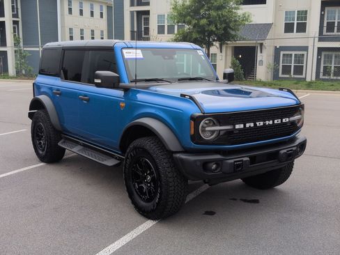 Certified 2025 Ford Bronco Badlands AWD/4WD image 2
