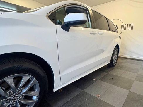 Used 2022 Toyota Sienna LE image 7