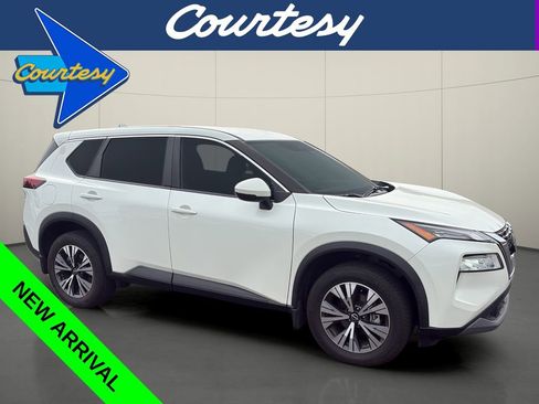 Used 2022 Nissan Rogue SV FWD image 1