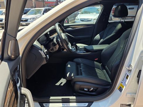 Used 2023 BMW 530e w/ Premium Package RWD image 20