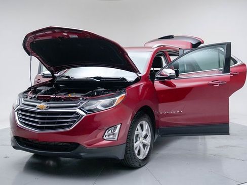 Used 2020 Chevrolet Equinox Premier image 17