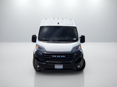 Used 2025 RAM ProMaster 2500 w/ Convenience Group FWD image 2