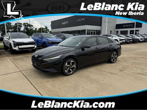 Used 2023 Hyundai Elantra SEL w/ Convenience Package FWD image 1